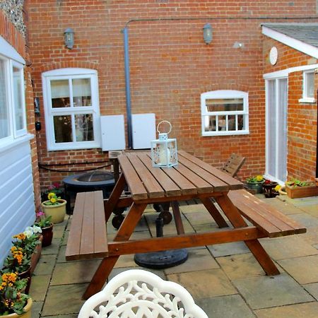 Romantic Flint Cottage On The Suffolk Coast แซกส์มันดัม ภายนอก รูปภาพ