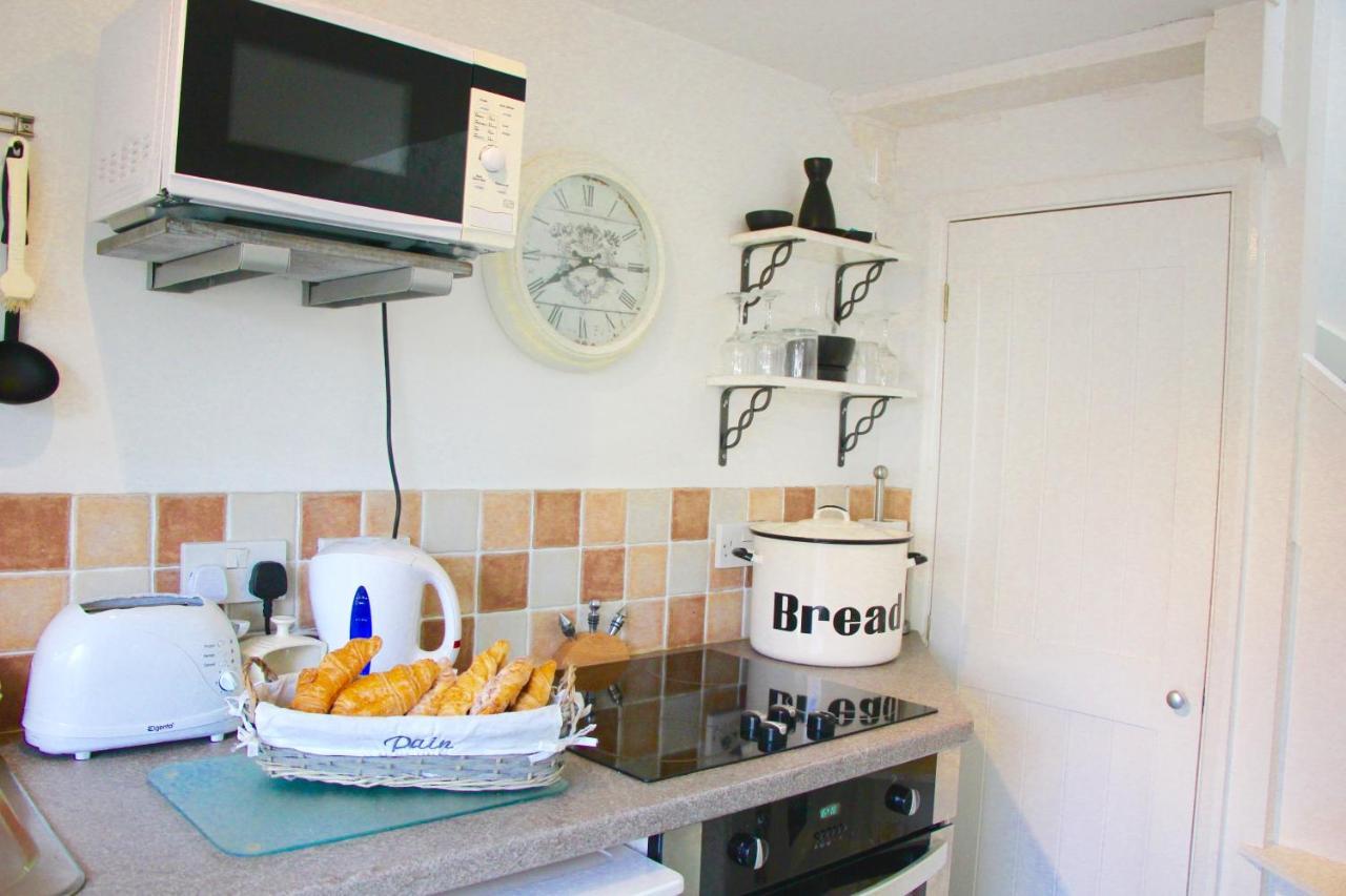 Romantic Flint Cottage On The Suffolk Coast แซกส์มันดัม ภายนอก รูปภาพ