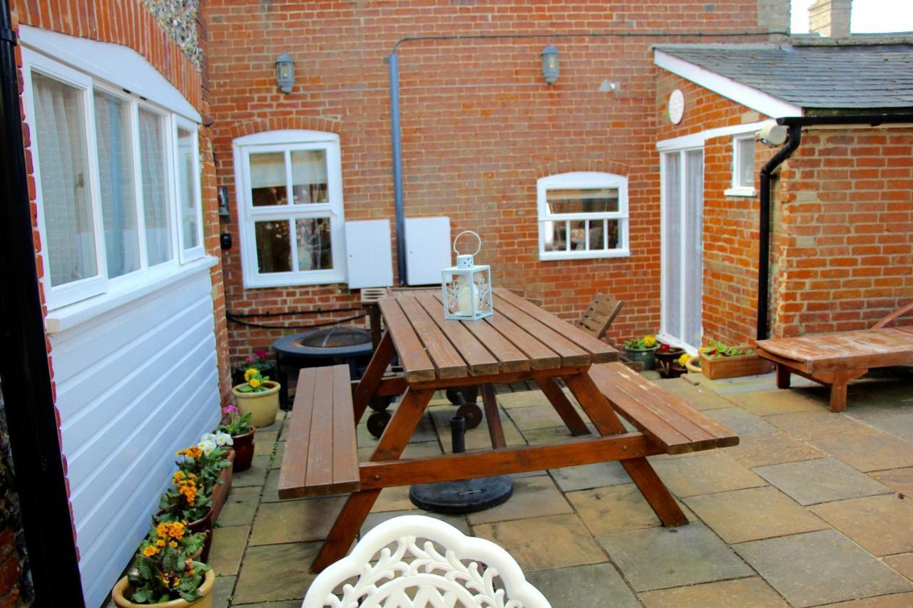 Romantic Flint Cottage On The Suffolk Coast แซกส์มันดัม ภายนอก รูปภาพ