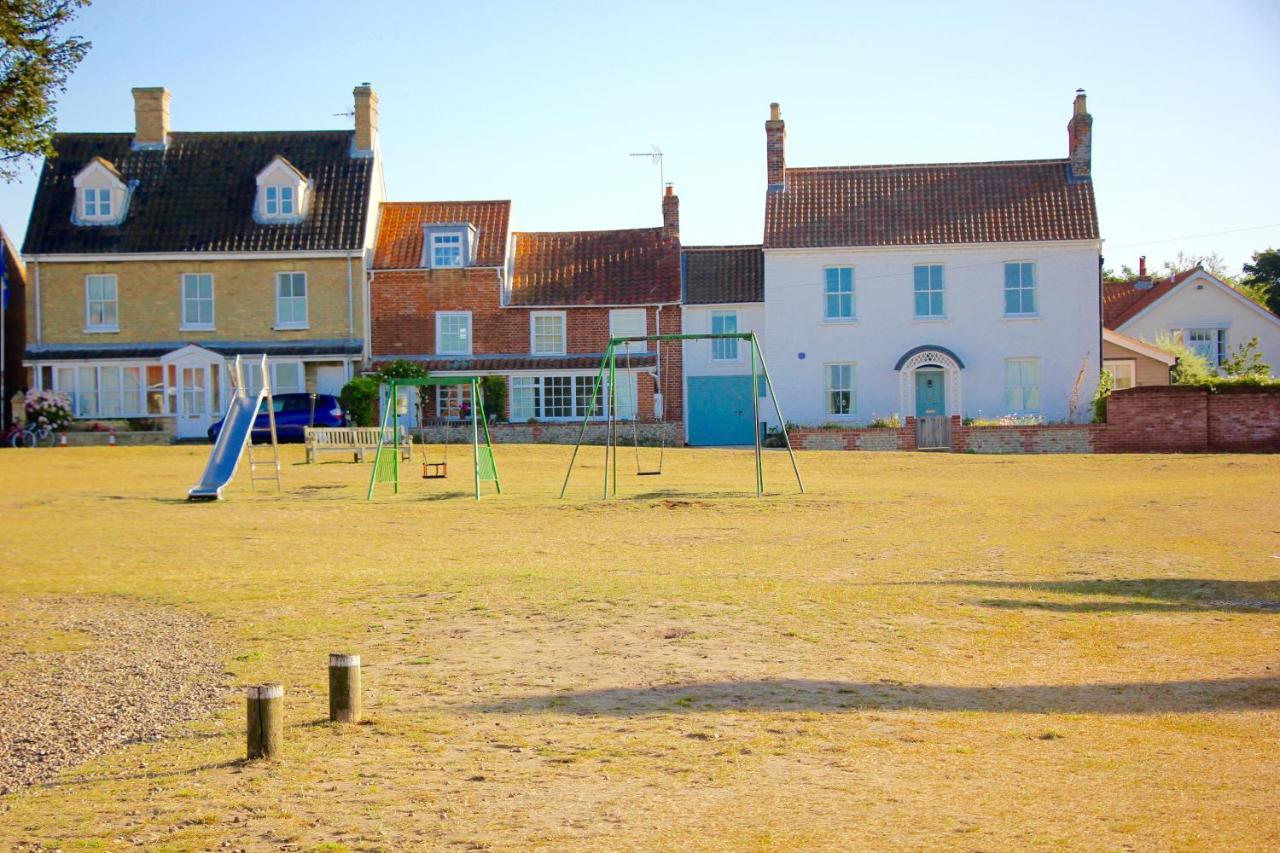 Romantic Flint Cottage On The Suffolk Coast แซกส์มันดัม ภายนอก รูปภาพ